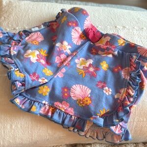 Girls size 5/6 Tommy Bahama shorts.